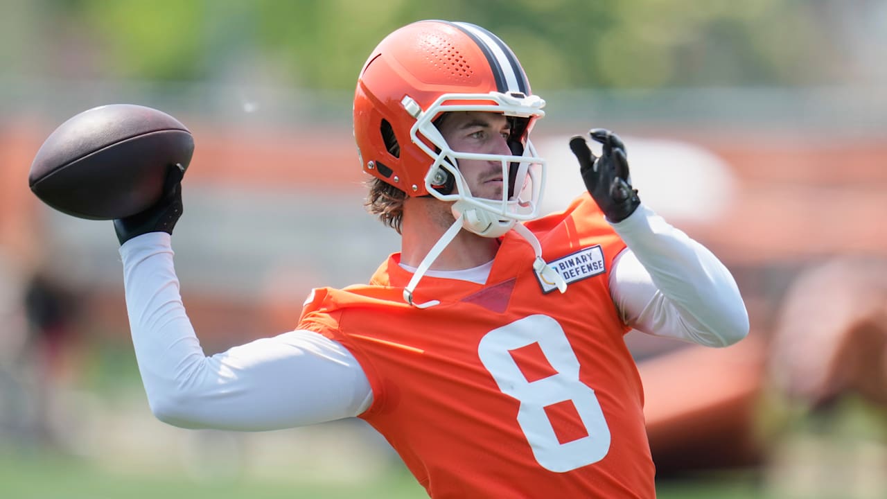 Browns Wr Diontae Johnson believes Kenny Pickett will appear as starting QB after the booth competition