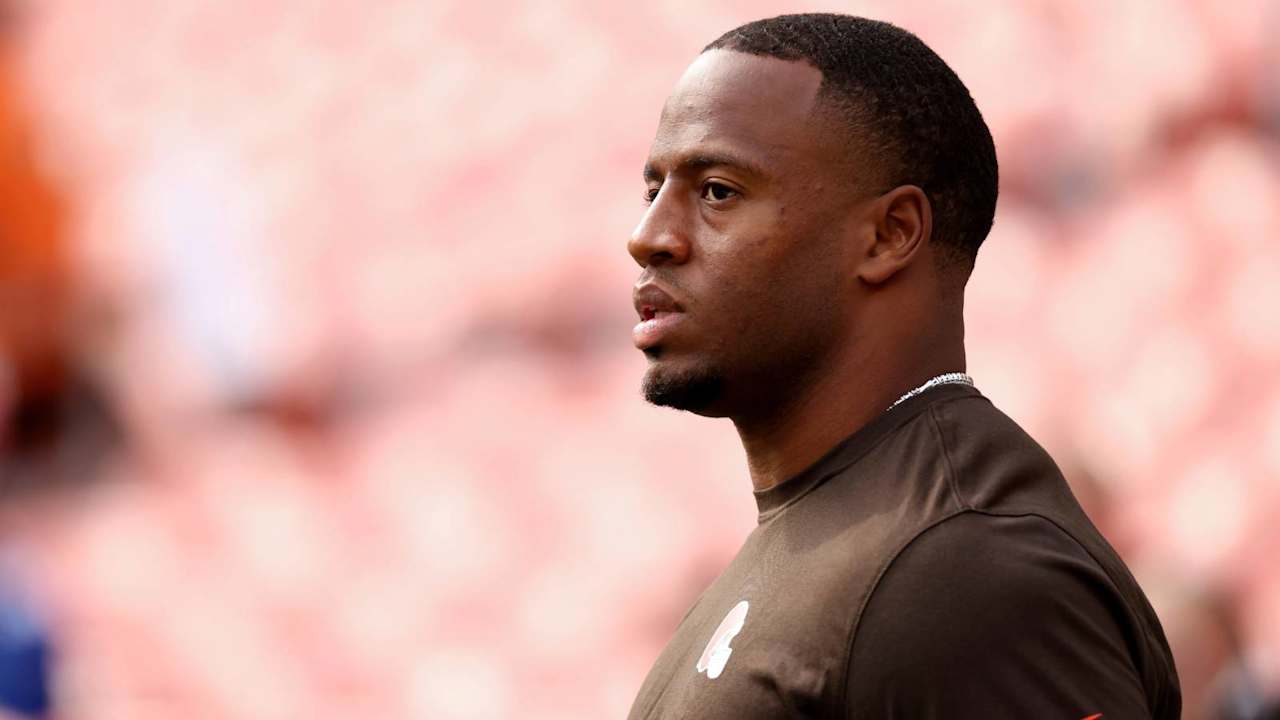 Former Browns RB Nick Chubb expected to sign with Texans