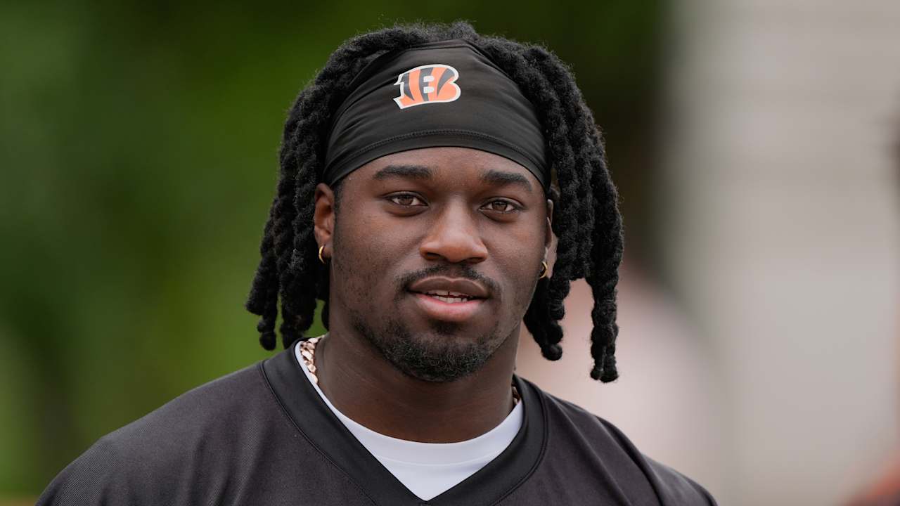 Shemar Stewart, Bengals' first player, sounds in prolonged disputes over contracts