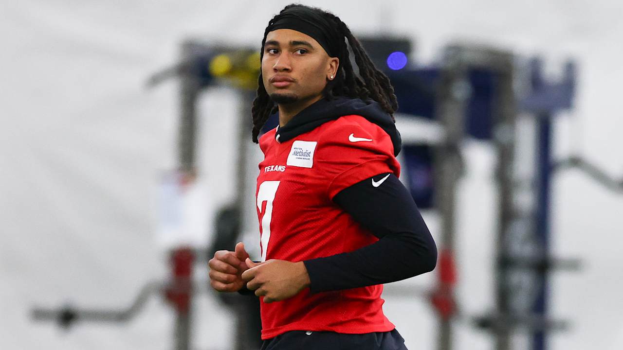 Texans Demeco Ryans says CJ Stroud takes on "general tenderness" to throw shoulder
