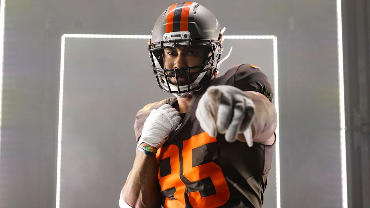Browns expose the first brown helmet as part of 'Alpha Dawg' Search for the 2025 period