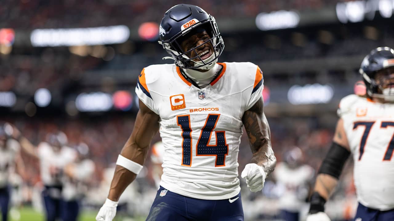 Inside training camp: Highlight, buzz from Monday