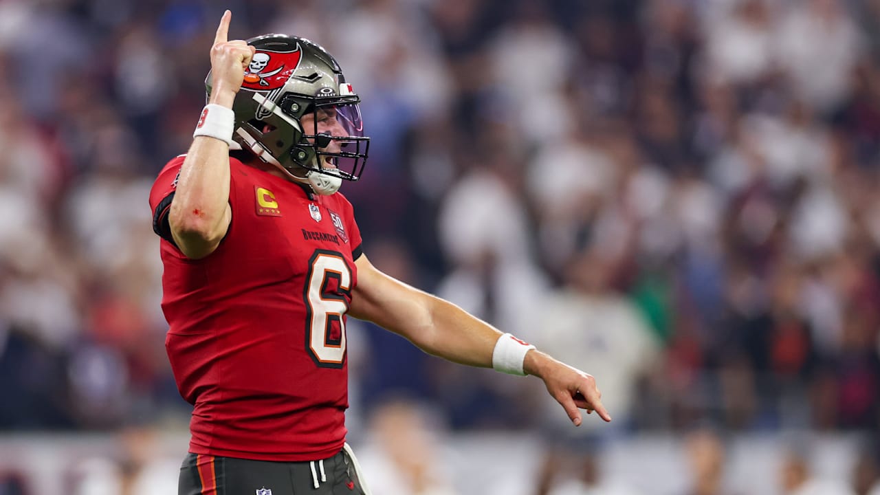 Baker Mayfield uses an arm, feet to lead Buccaneers to another straight return