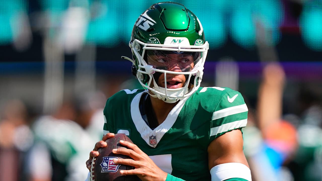 Jets QB Justin Fields Passes Concesion Protocol, intended to start Monday against dolphins