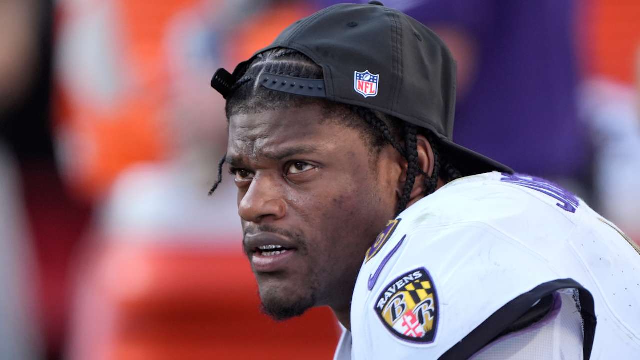 Ravens QB Lamar Jackson suffers from injuries in the game vs. Chiefs