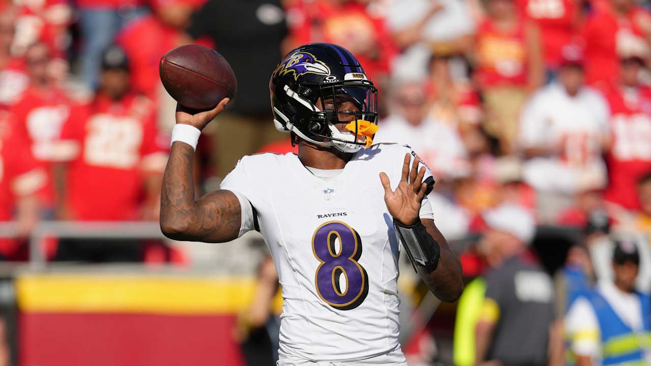 Ravens QB Lamar Jackson (Hamstring) sits out exercises on Wednesday, takes things day by day
