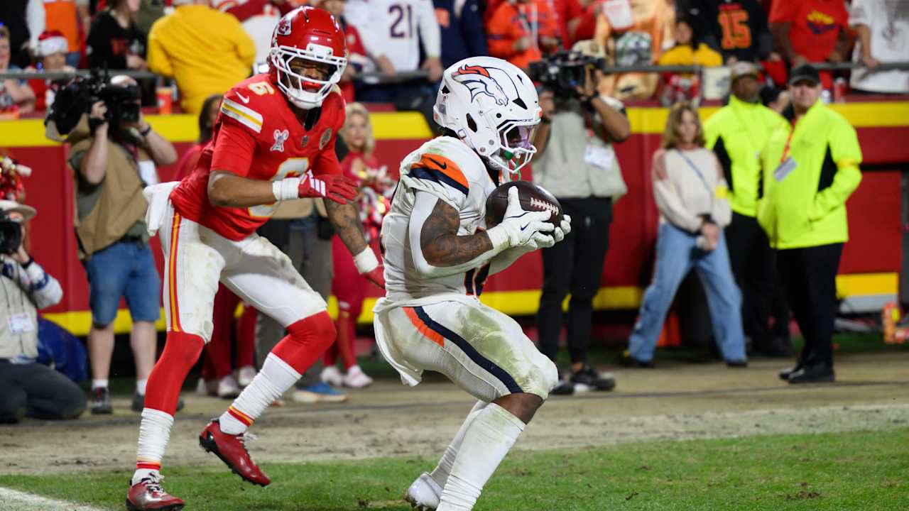 Broncos use bluff on fourth down, hug TD to down Chiefs in yet another win