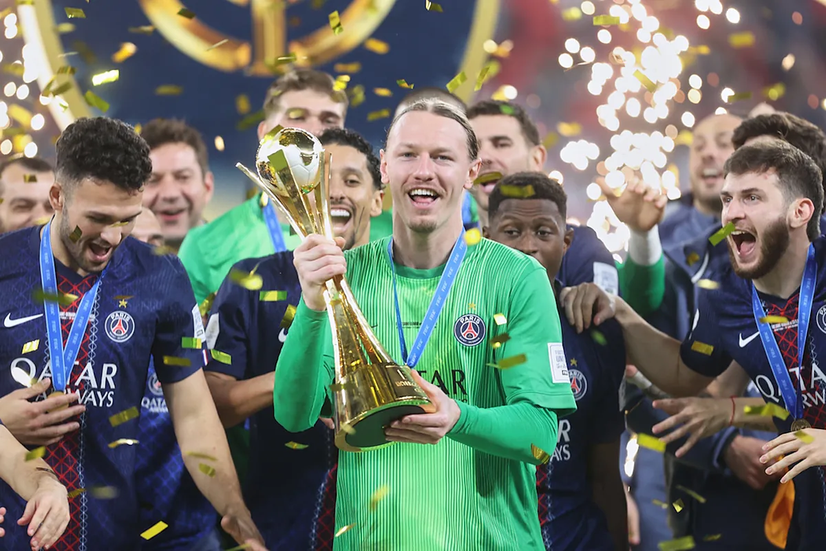 Safonov saves 4 penalties in shootout as PSG beats Flamengo to win Intercontinental Cup