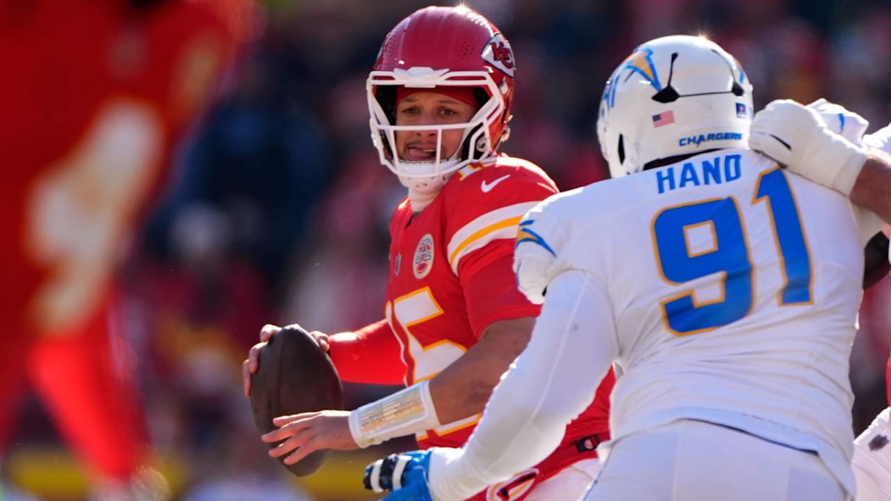 Tom Brady gives advice to Patrick Mahomes ahead of 'difficult' rehab