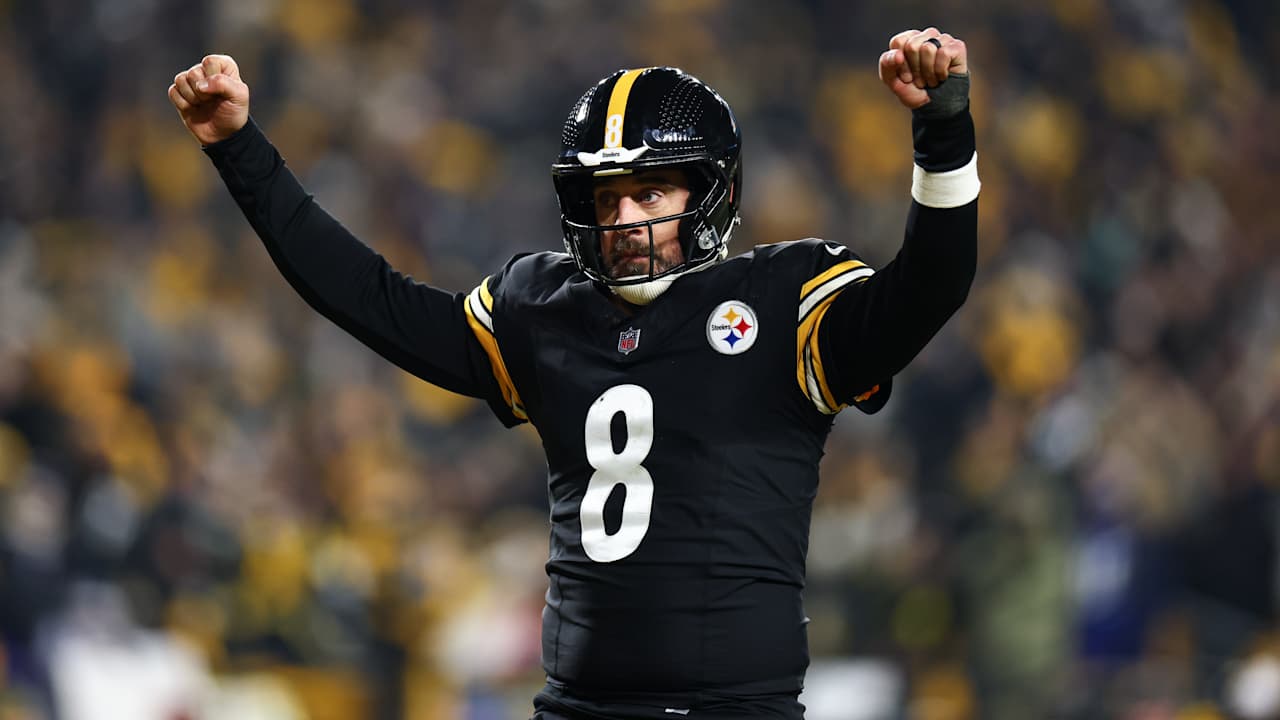 Aaron Rodgers 'feels good to shut down all these comments' on Mike Tomlin's future 'down'