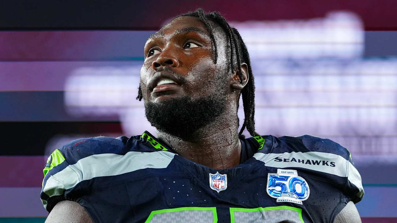 Seahawks OT Charles Cross agrees to four-year, $104.4M extension