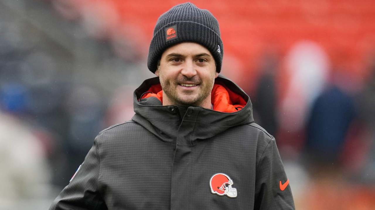 The Falcons expected to hire former Browns offensive coordinator Tommy Rees as their new OC