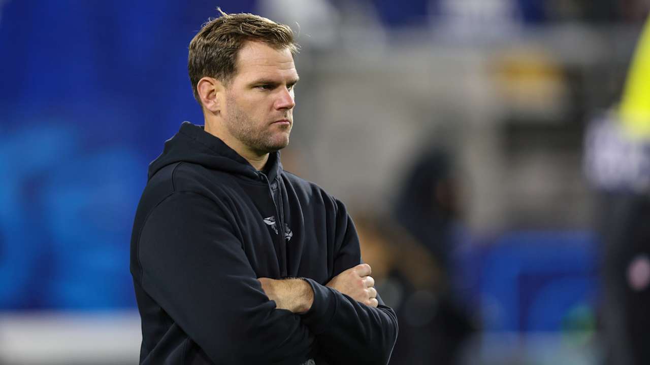 The Bears promote the coordinator of the passing game. Push Taylor to offensive lineman