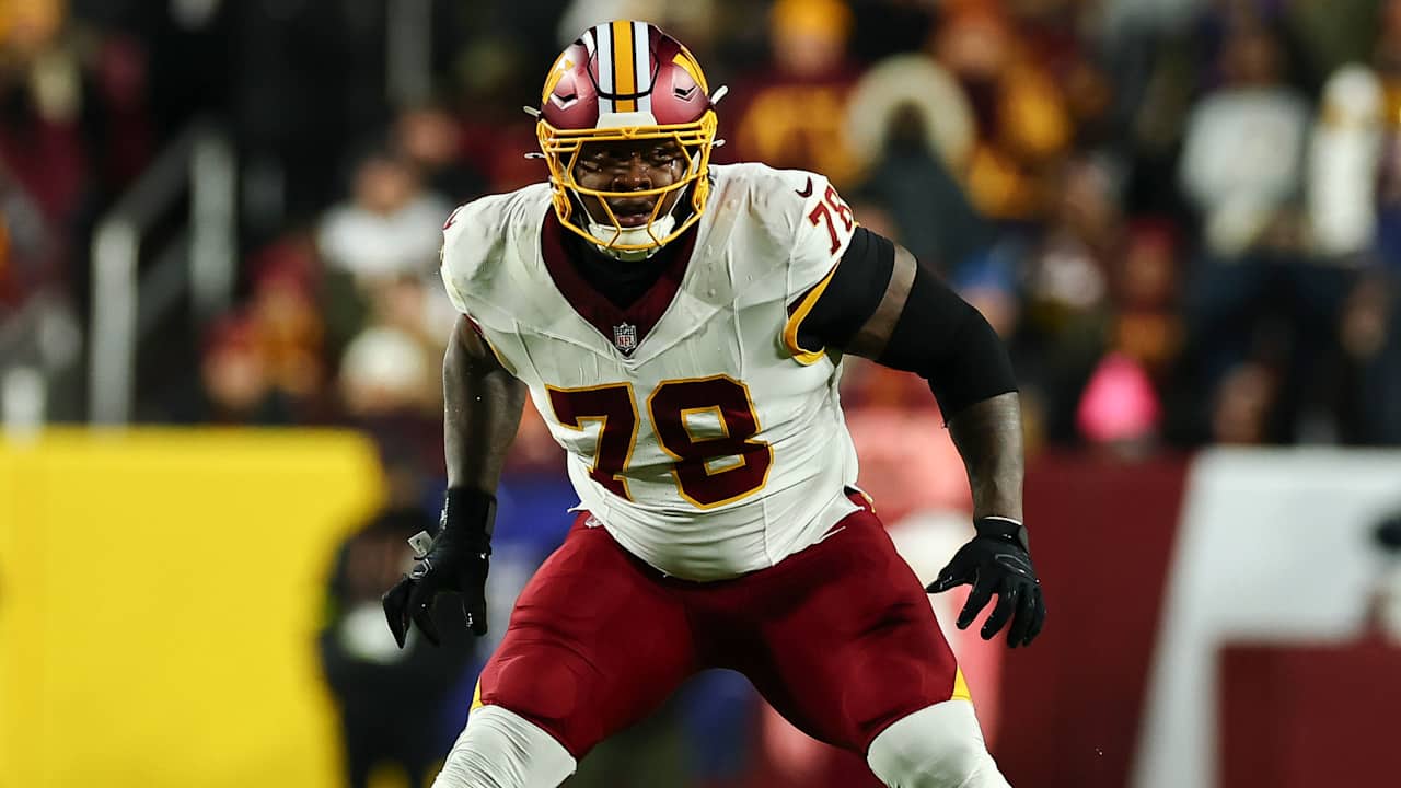 Chiefs sign LT Laremy Tunsil to two-year, $60.2 million extension