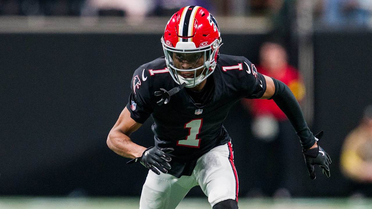 Giants sign WR Darnell Mooney to a one-year deal worth up to $10 million