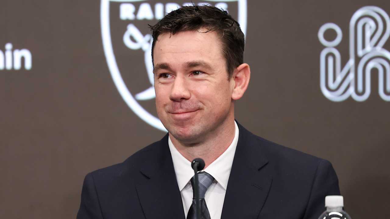 Raiders HC Klint Kubiak: Bringing back Maxx Crosby is like getting 'one loose contracts'