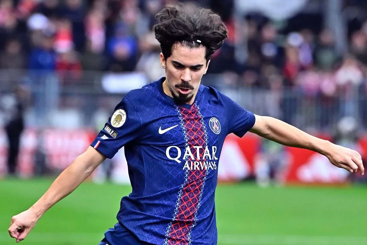Vitinha delights PSG fans with magic moves before a big game