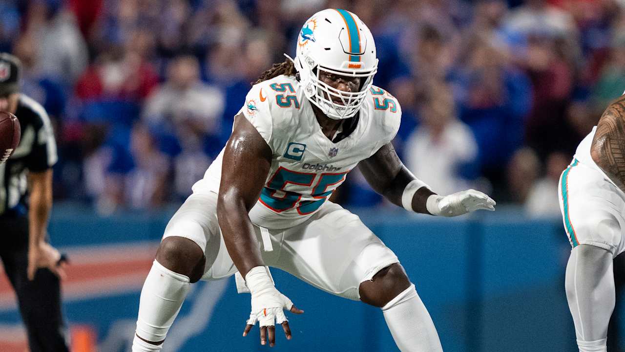 Dolphins' Aaron Brewer admits he was 'shaken' by Jaylen Waddle trade: 'What are we doing?'