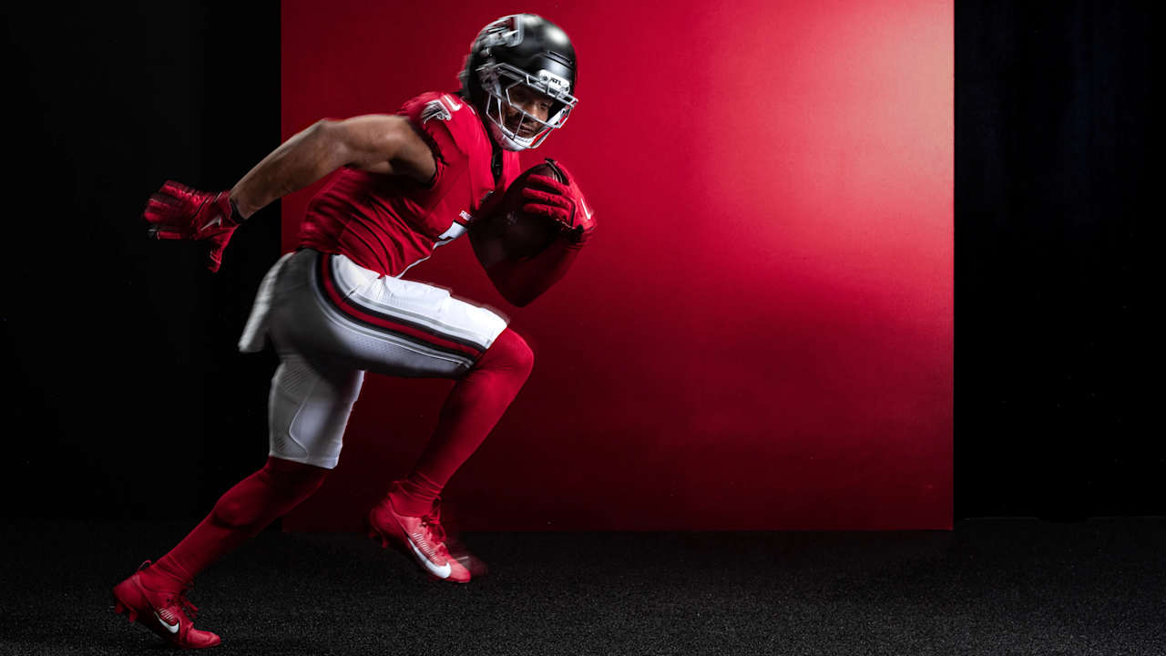 Falcons unveil new uniforms, 1966-inspired throwback
