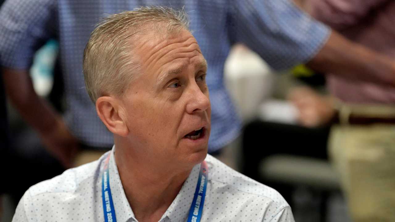 New Browns head coach Todd Monken explains how the haircut kept him from the first coaching film