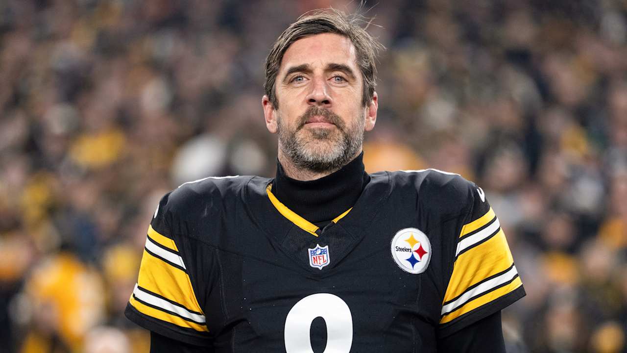 Steelers offer UFA Aaron Rodgers, giving Pittsburgh more control over QB's NFL future