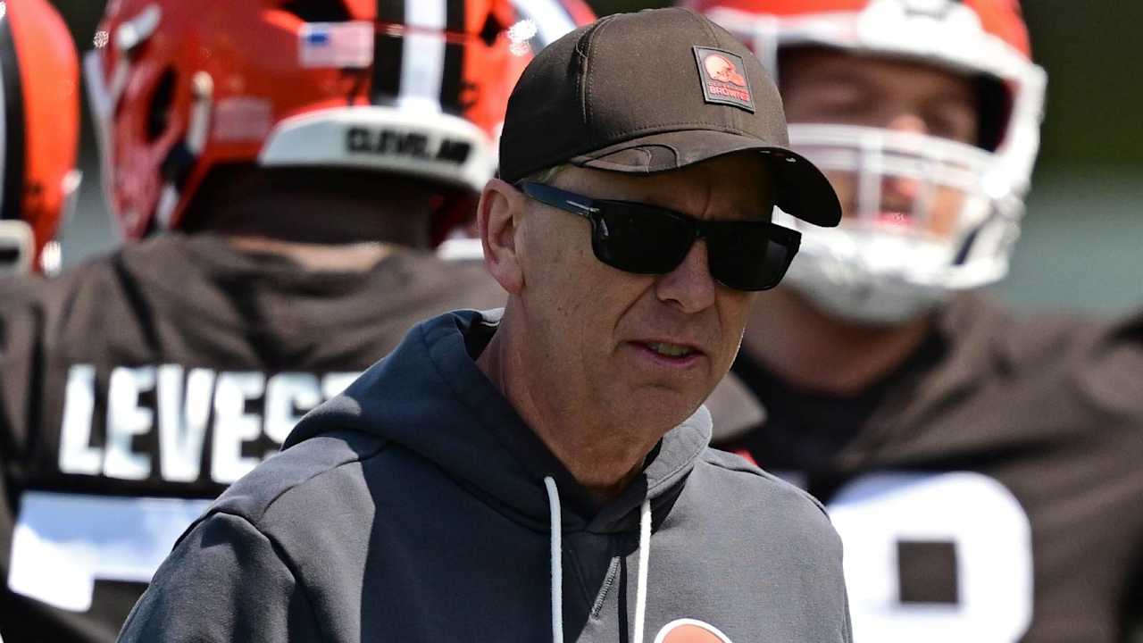 Browns coach Todd Monken 'not quite there yet' on deciding between Deshaun Watson and Shedeur Sanders