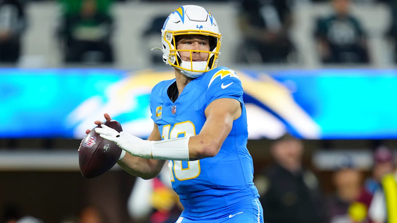 Chargers OC Mike McDaniel sets goal for QB Justin Herbert: 'Own the position in a new way'