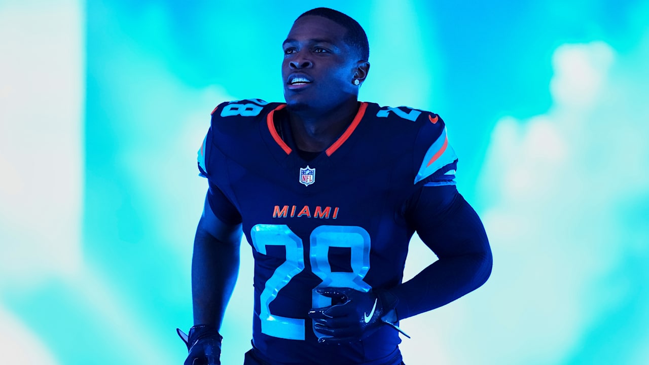 Dolphins RB De'Von Achane agrees to terms on four-year, $64 million extension