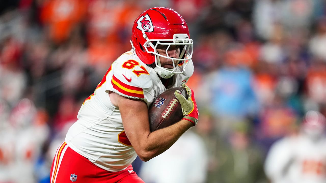 General manager Brett Veach knew "right away" after the 2025 season that Travis Kelce would return