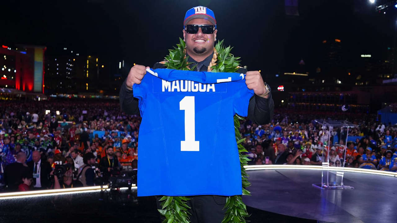 Giants' Jaxson Dart reacts to Francis Mauigoa saying he's 'willing to die for' him: 'That's the kind of player I want to play for'