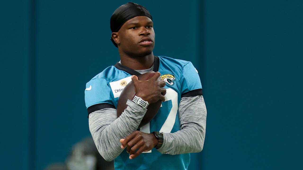 Jaguars' Travis Hunter fine with two-way role questions: It's been talked about 'my whole career'