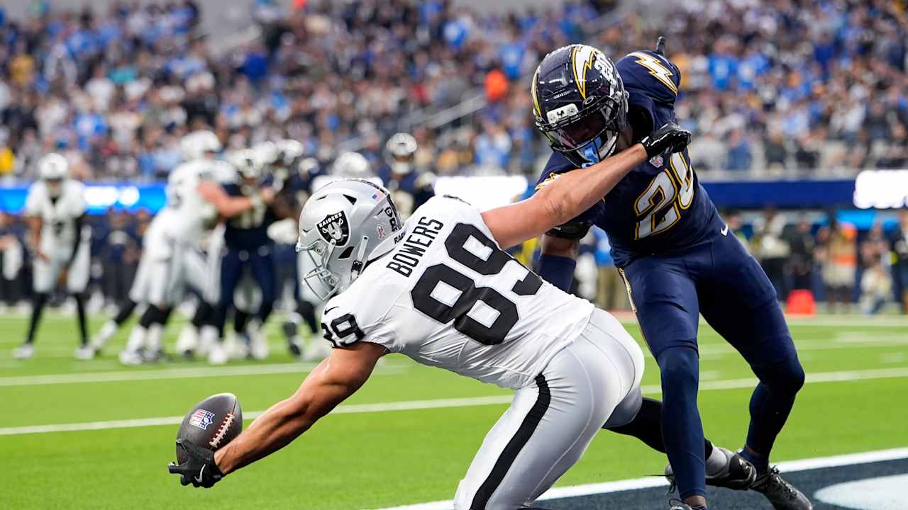 Raiders' Klint Kubiak: Brock Bowers is a 'football robot from heaven'