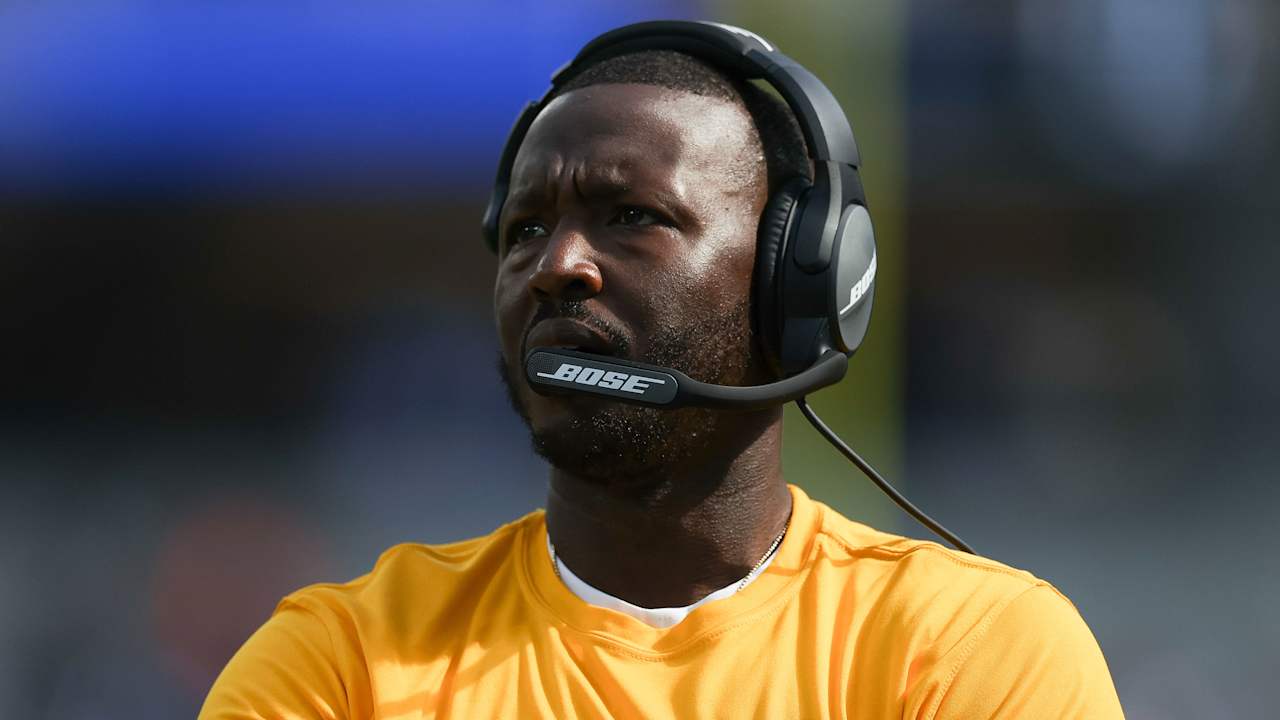 Report: Steelers part ways with special teams assistant Derius Swinton II over violation of club policy