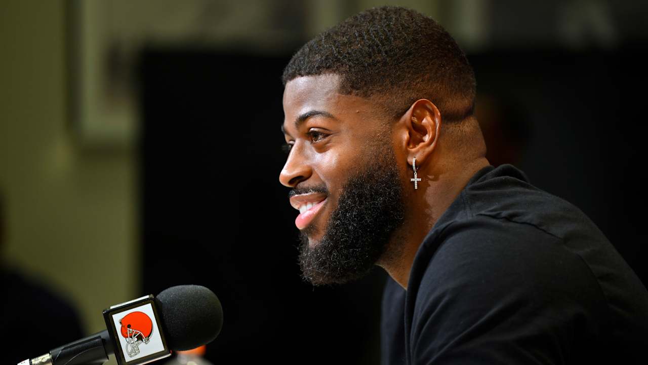 Browns LB Jared Verse arrives in Cleveland, says he's not here to 'fill' Myles Garrett's 'shoes'