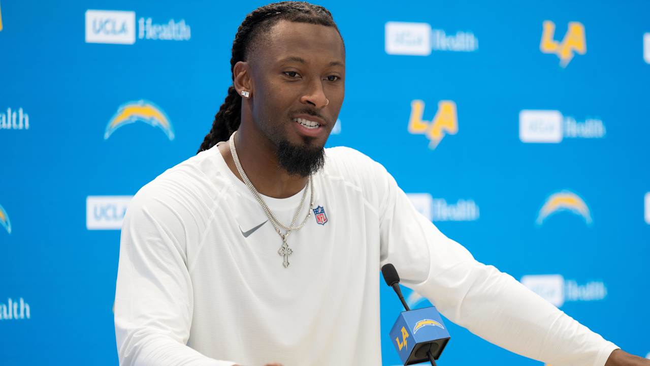 Chargers WR Quentin Johnston heading for career year under OC Mike McDaniel: 'I'm really fired up'