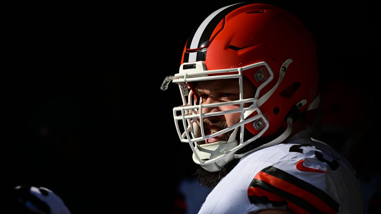 Joel Bitonio, an All-Pro guard with the Browns, is retiring from the NFL after 12 seasons