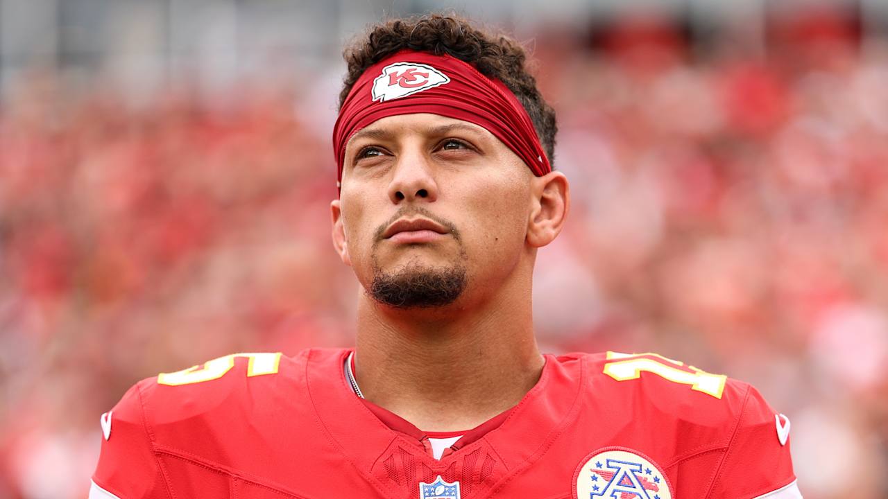 NFLN: Chiefs add two years to Patrick Mahomes' contract, making him first NFL contract valued at over $500 million