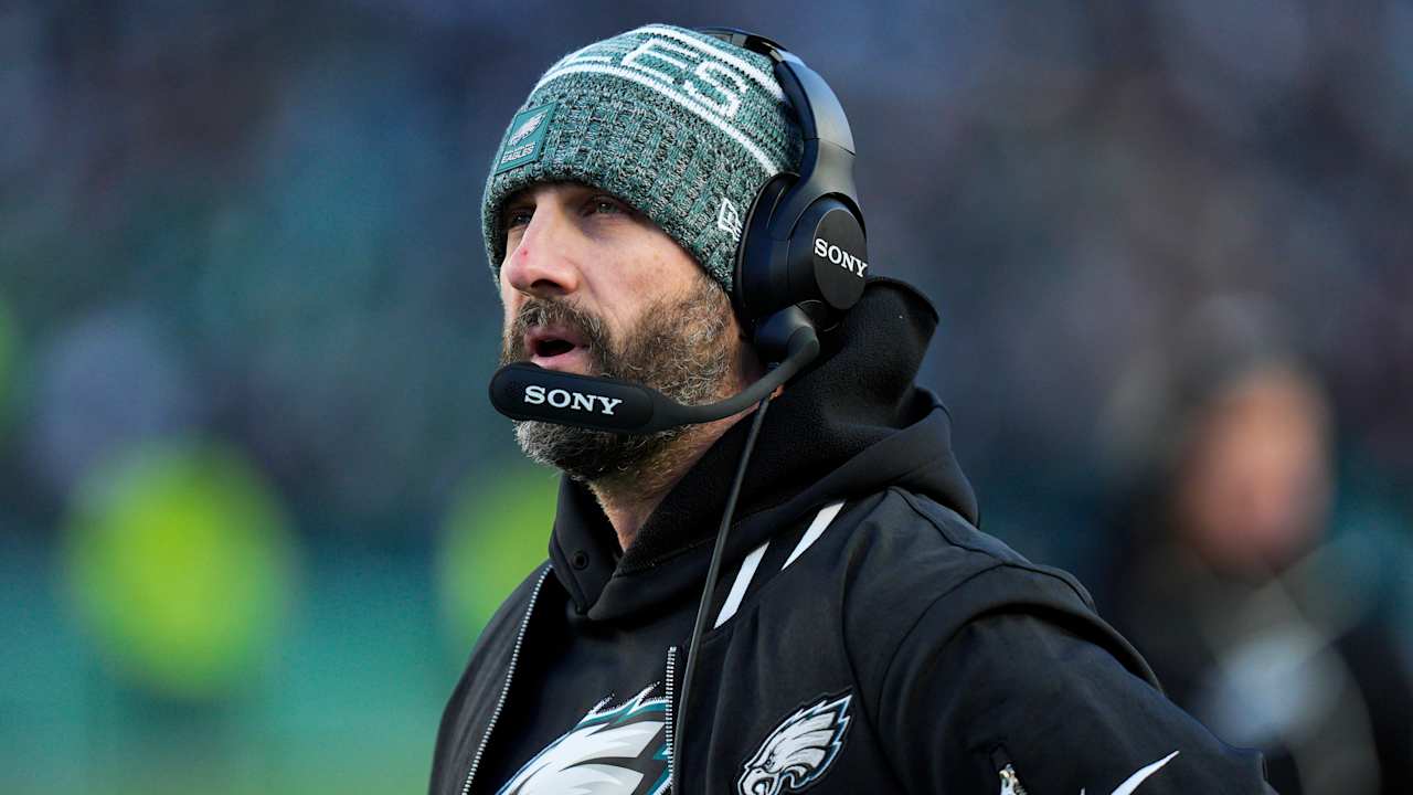 Eagles coach Nick Sirianni has no qualms about letting the inexperienced Sean Mannion run the offense.