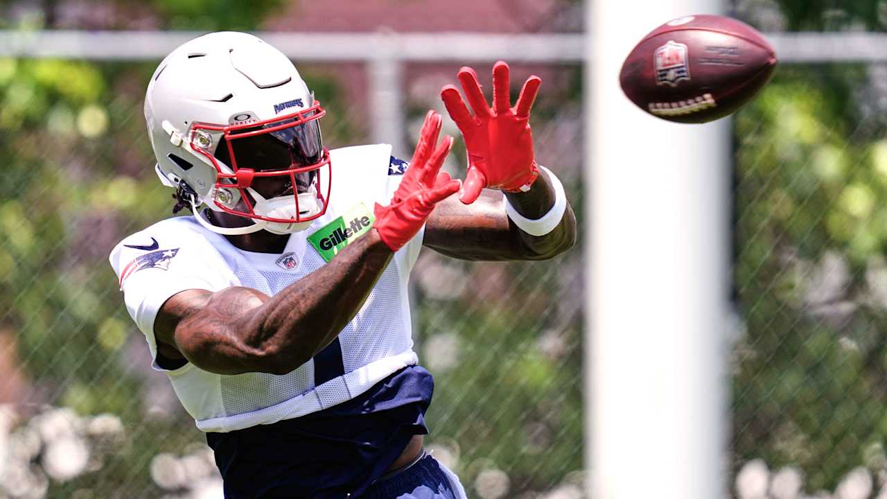Patriots' Drake Maye is already building chemistry with "great teammate" AJ Brown