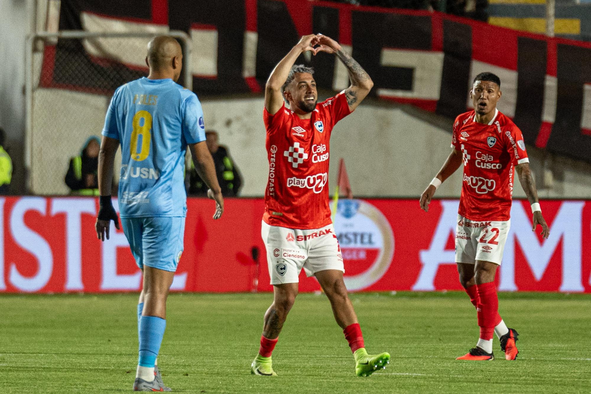 Cienciano seeks continental triumph from 11,000‑foot altitude in Cusco.