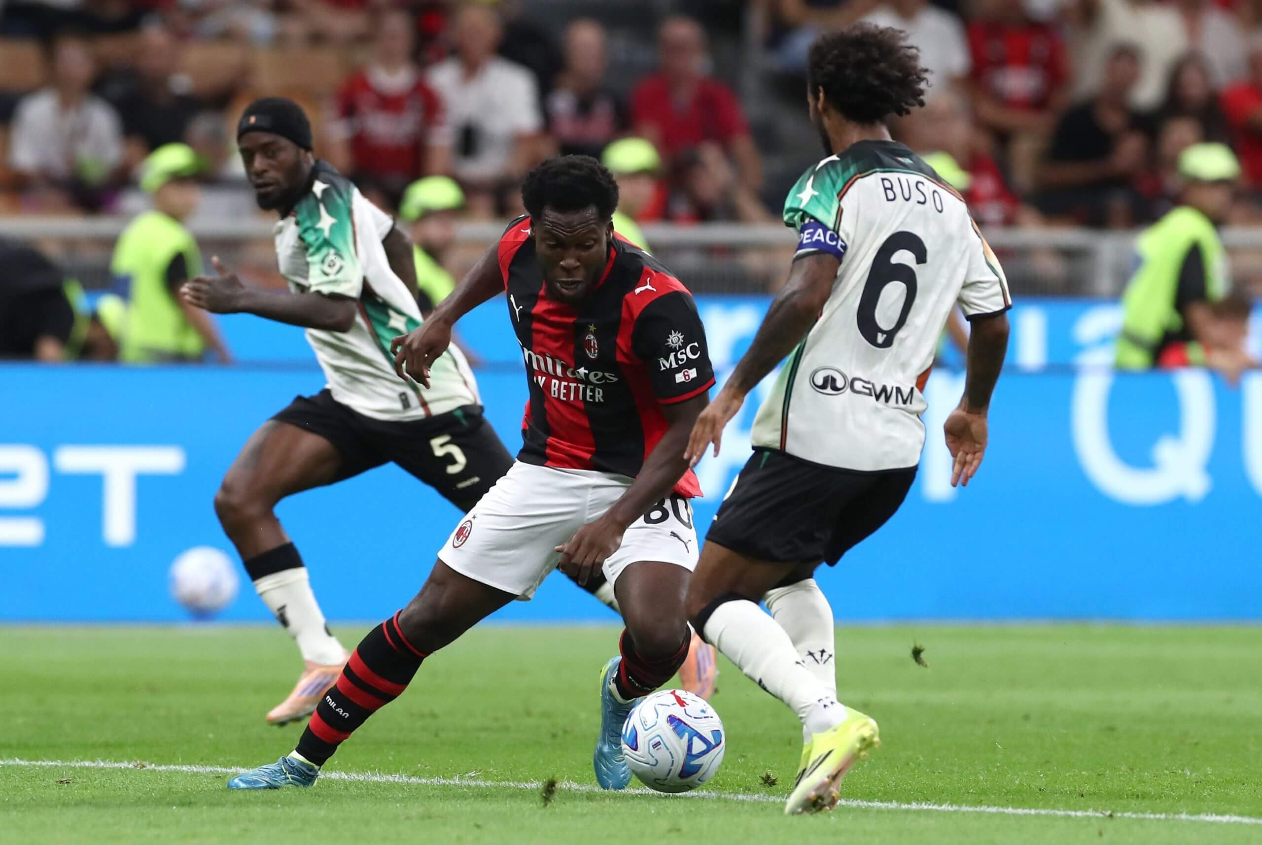 Yunus Musah dribbling for AC Milan