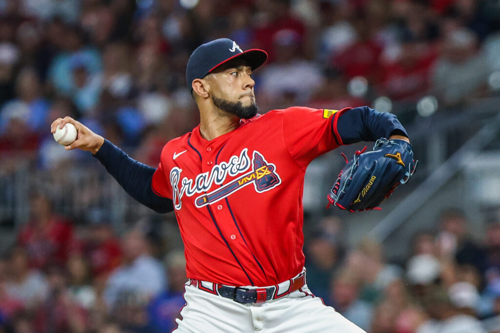 Braves Activate Robert Suarez