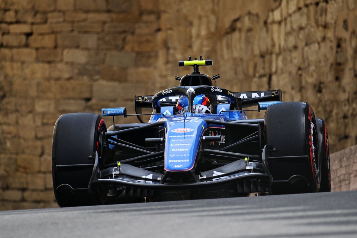 Carlos Sainz handed Azerbaijan F1 grid drop for yellow flag breach
