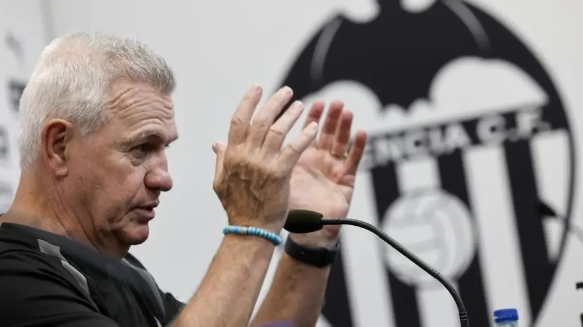 Javier Aguirre will not move the Mestalla bench.