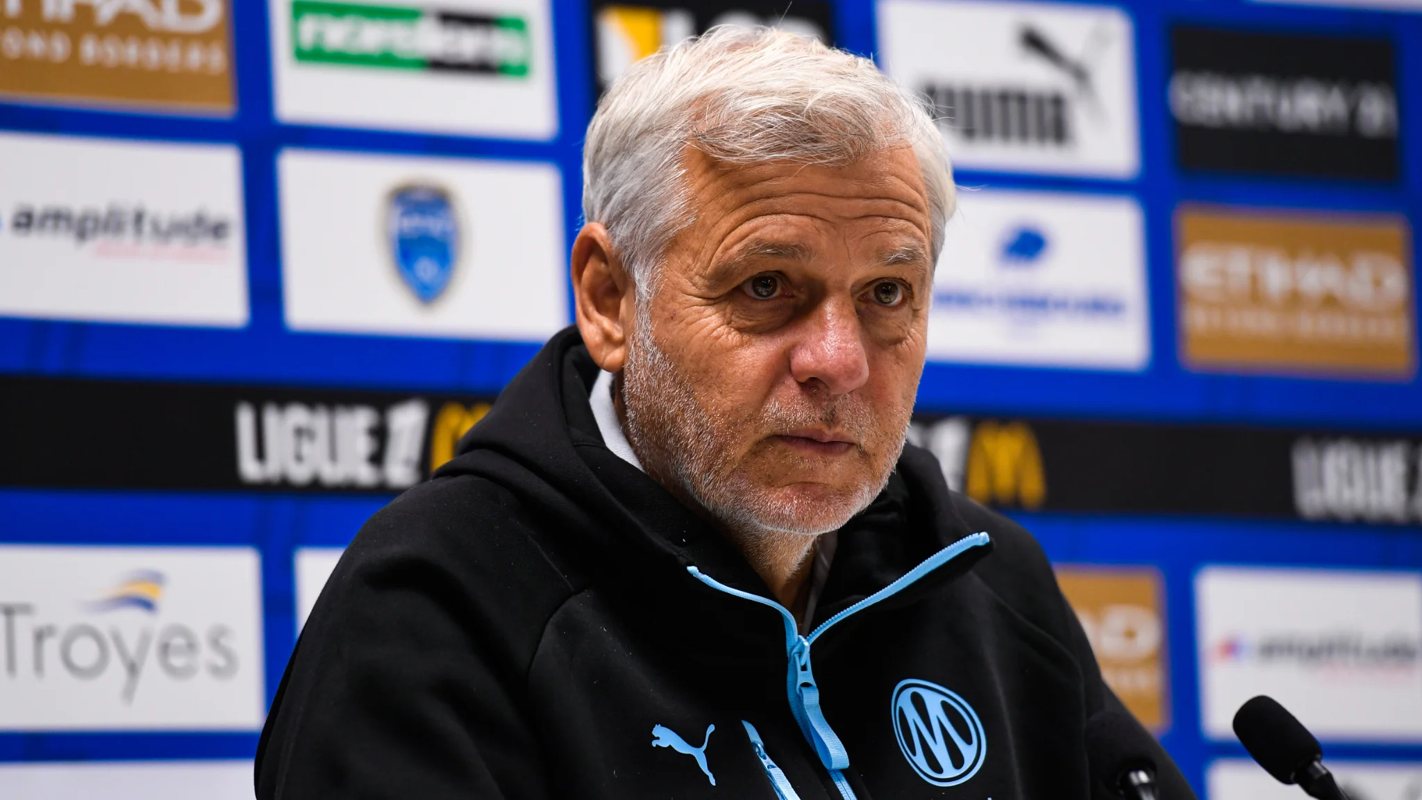 15h18Genesio sur l'Olympiacos"Il y a de très bons joueurs grecs et étrangers.