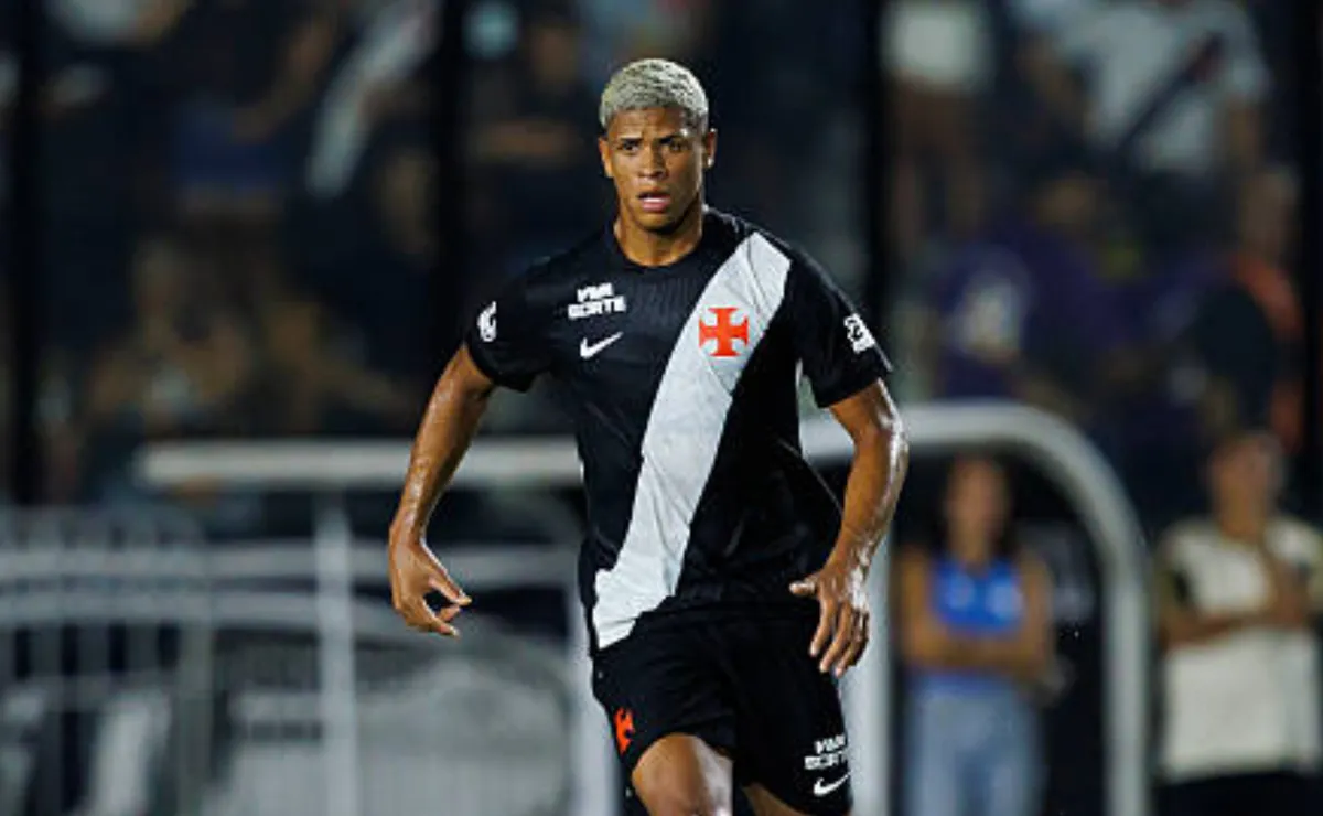 Vasco da Gama midfielder suffers car accident and misses Copa Sudamericana semifinal against Boca.