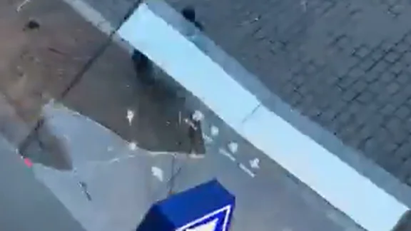 LosC shop vandalized on Oct 17, glass fell on a passerby