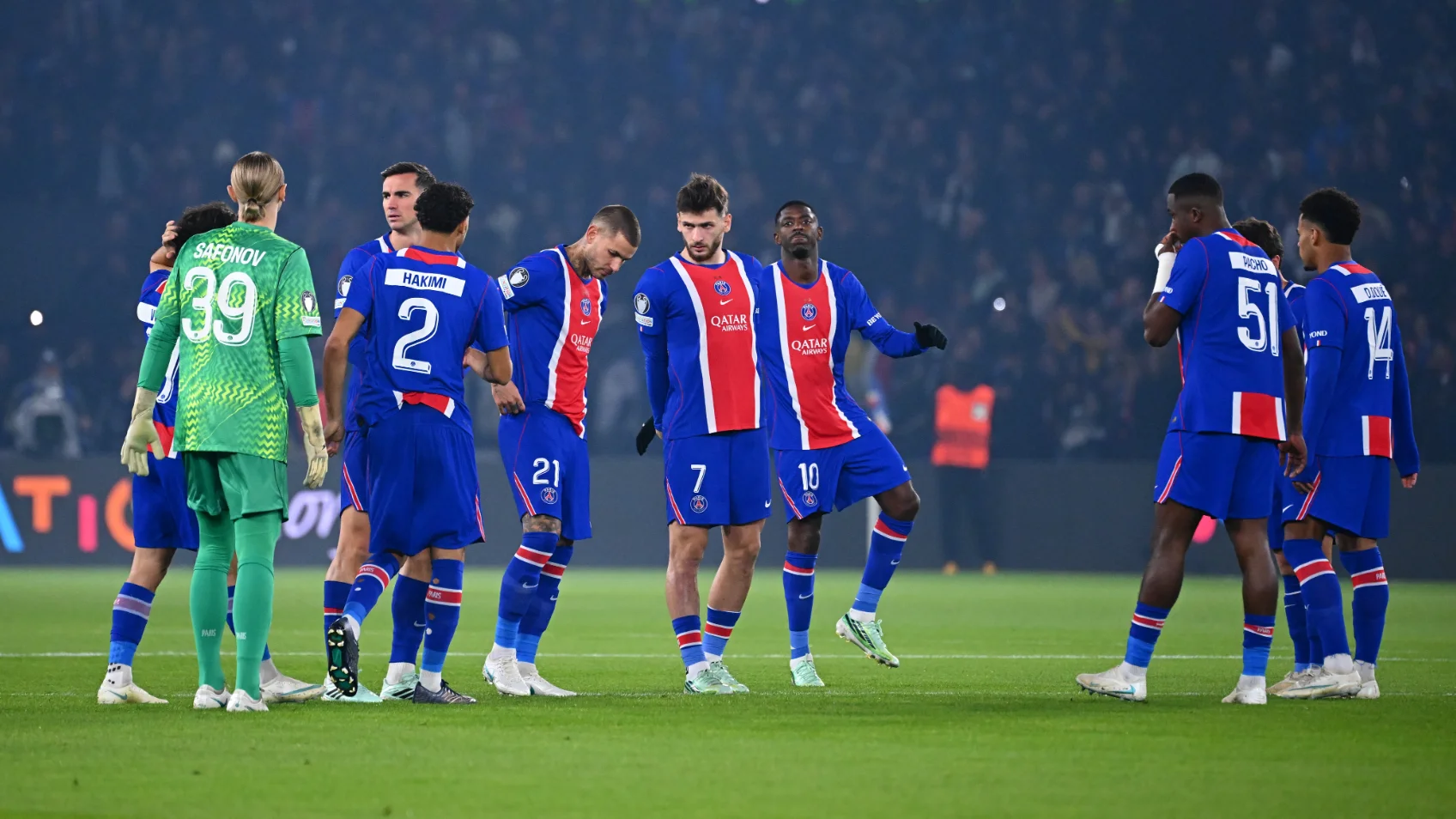 INFO RMC SPORT. Pourquoi les autorités envisagent un report de la rencontre PSG-OL