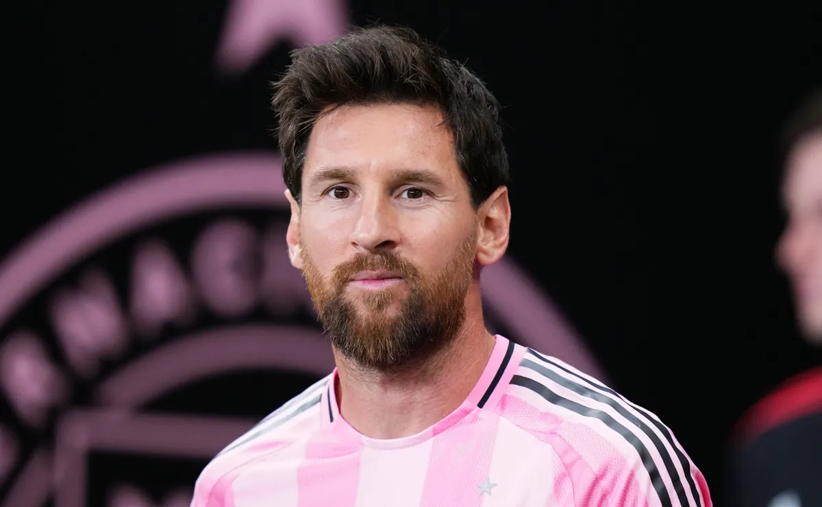 Lionel Messi selects soccer's top 10 future stars, questioning USMNT representation.