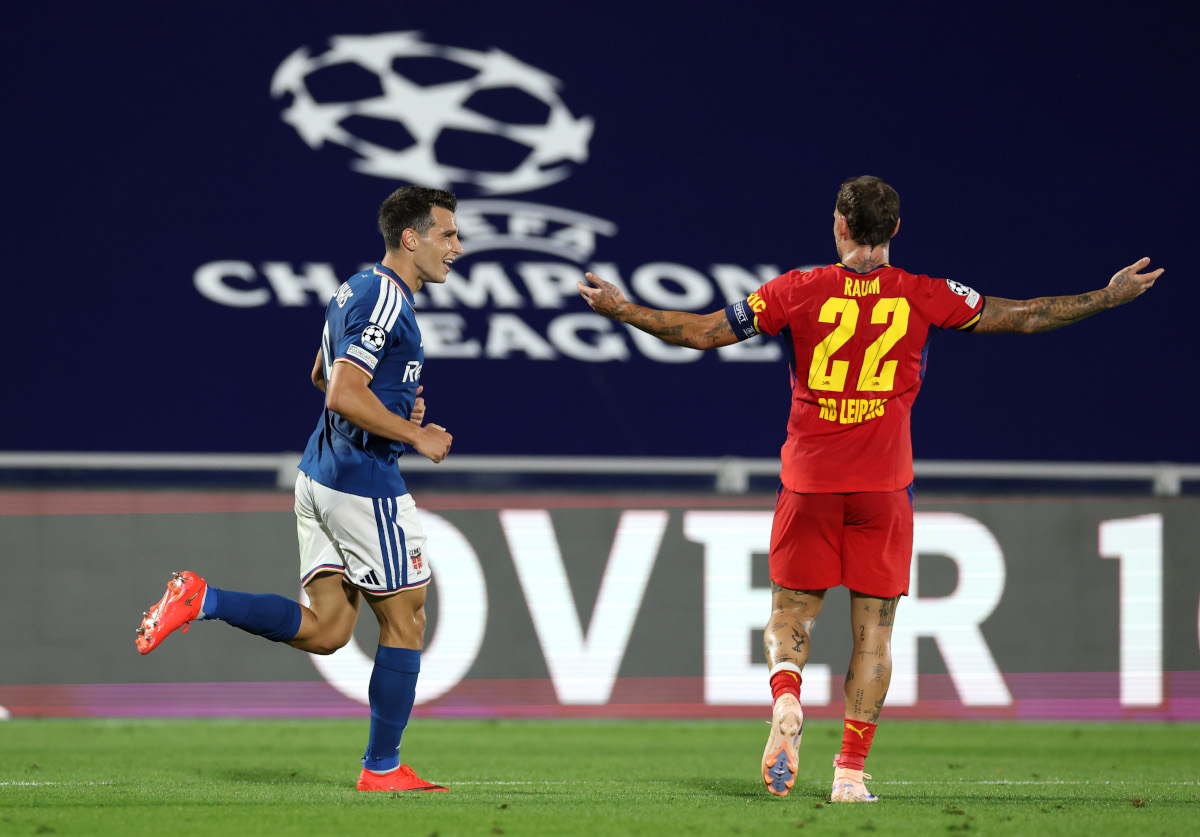 Douvikas: Champions League special for Como, happy back in Netherlands